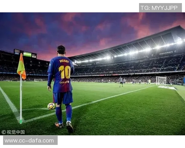 梅西神秘现身诺坎普引发热议超巴萨官方宣传效果